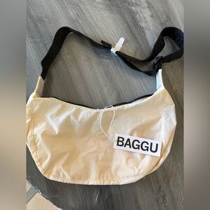 Baggu Ivory Medium Nylon Crescent Bag